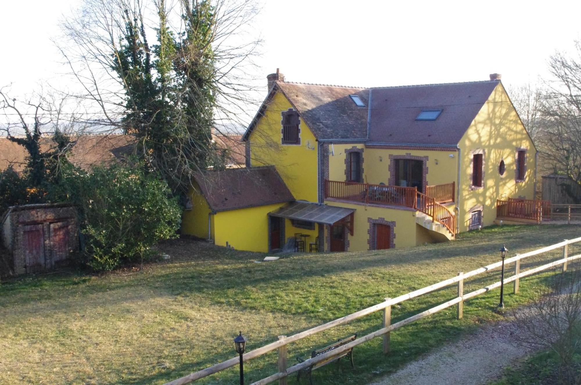 Logis-Hotel Restaurant Auberge Les Vallees Du Perche Vichères Exteriör bild